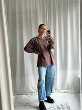 Afbeelding in Gallery-weergave laden, LOUWI LONGSLEEVE - Taupe
