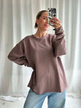 Afbeelding in Gallery-weergave laden, LOUWI LONGSLEEVE - Taupe
