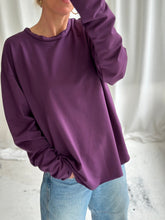 Afbeelding in Gallery-weergave laden, LOUWI LONGSLEEVE - Purple
