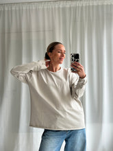 Afbeelding in Gallery-weergave laden, LOUWI LONGSLEEVE - Sand
